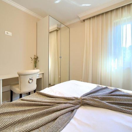 Luxury Apartments Villa Stina Pinezici  Bagian luar foto