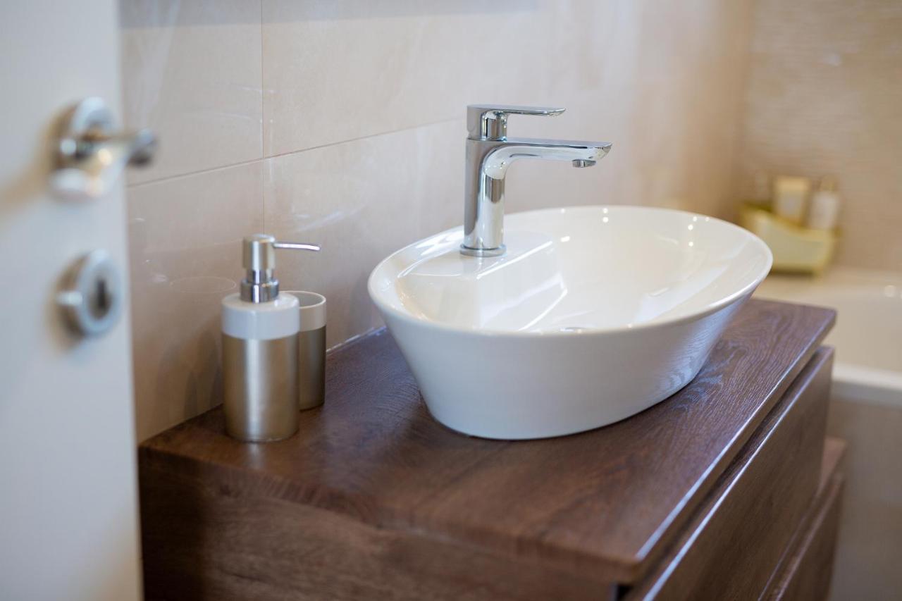 Luxury Apartments Villa Stina Pinezici  Bagian luar foto
