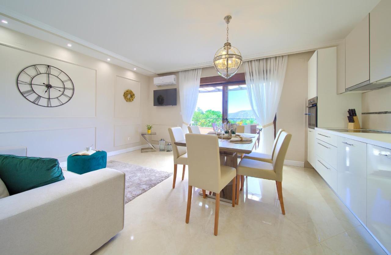 Luxury Apartments Villa Stina Pinezici  Bagian luar foto